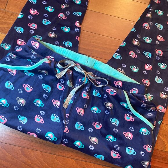 Muk Luks Pajama Set Size Medium - Picture 8 of 9